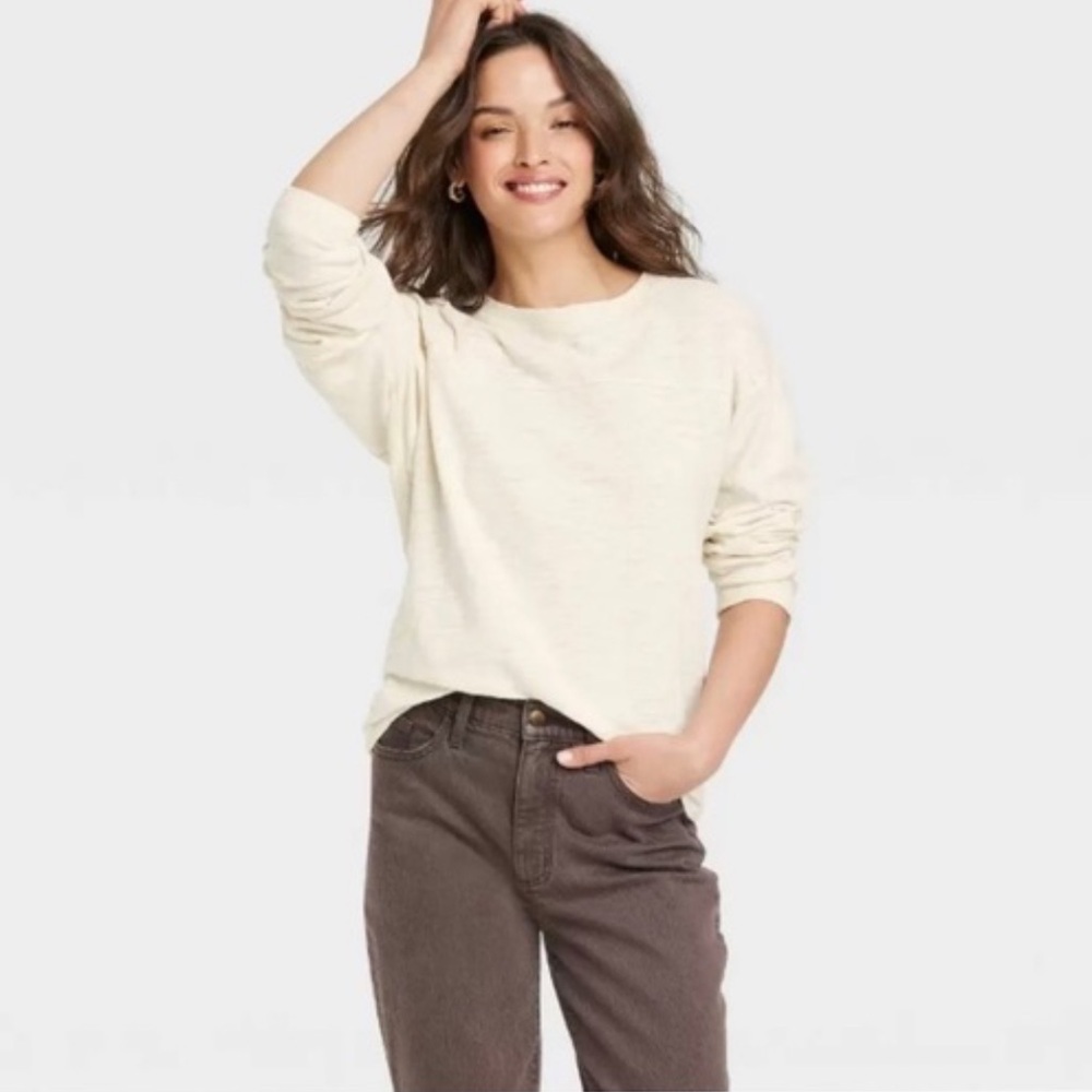 Universal Thread | Casual Cream Long Sleeve Varsity T Shirt NWT Sz M